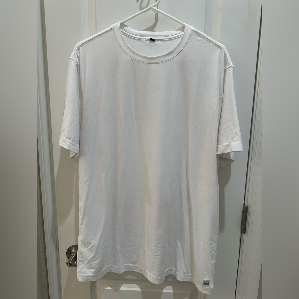 Vuori White Men's T-Shirt Large